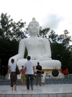 giant-buddha-at-wat-thaton.jpg